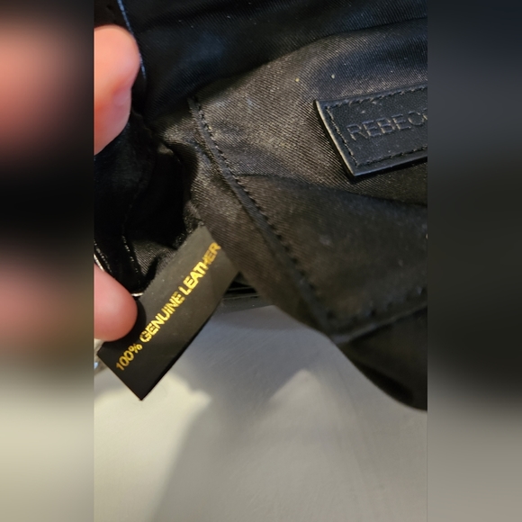 ๐คโค๏ธChevron Quilted Leather Rebecca ๐บ๐นMinkoff clutch with shoulder strap - Picture 6 of 17